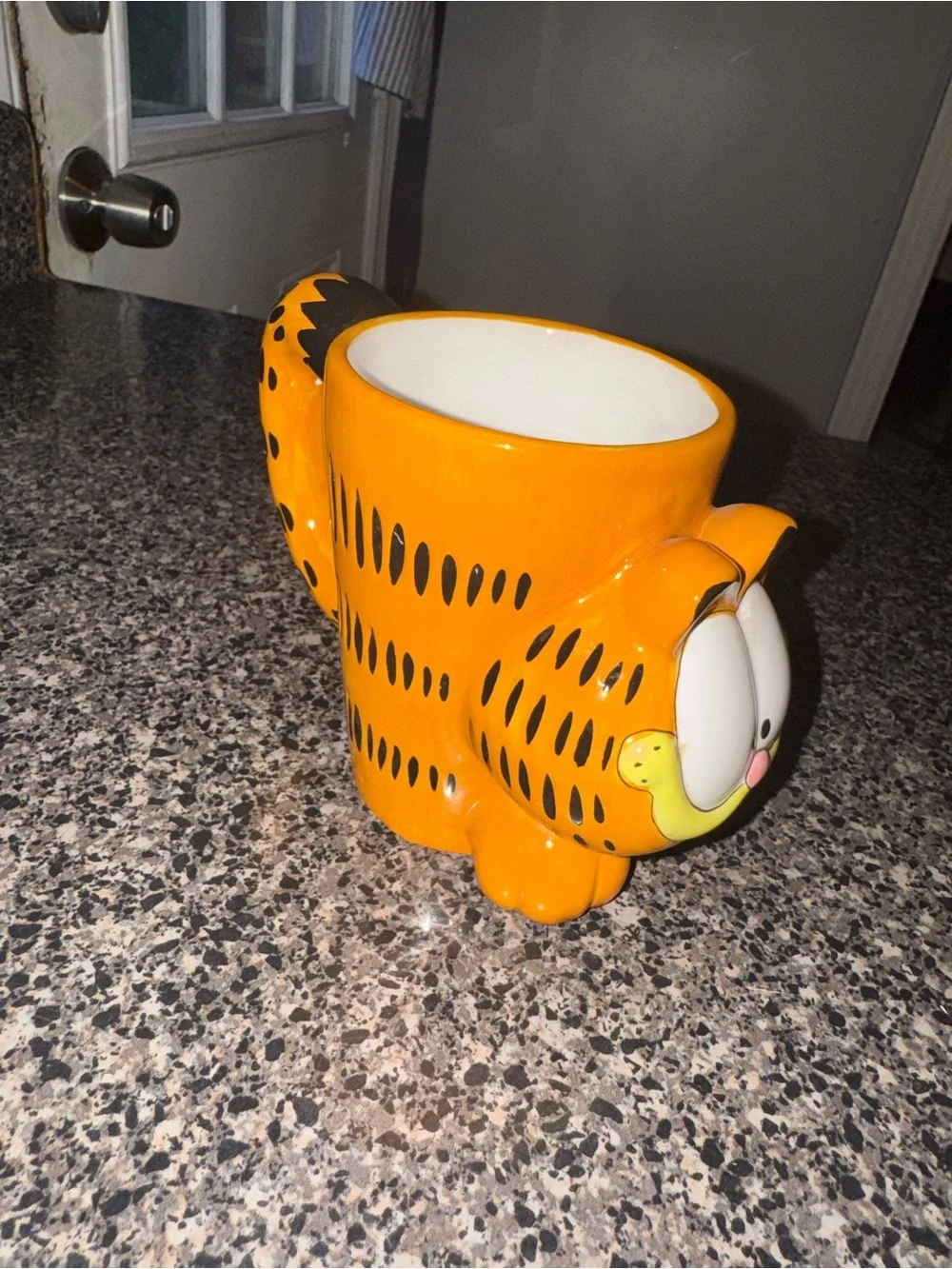 2005 Garfield Burton Ceramic Coffee Mug Tail Handle
